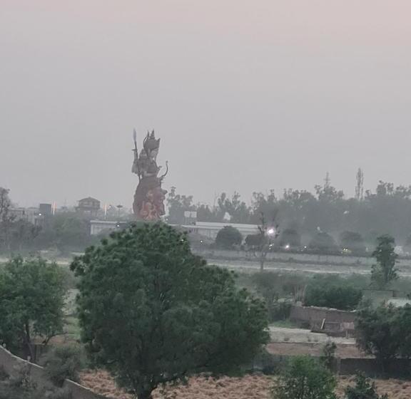 Отель Chitransh Residency