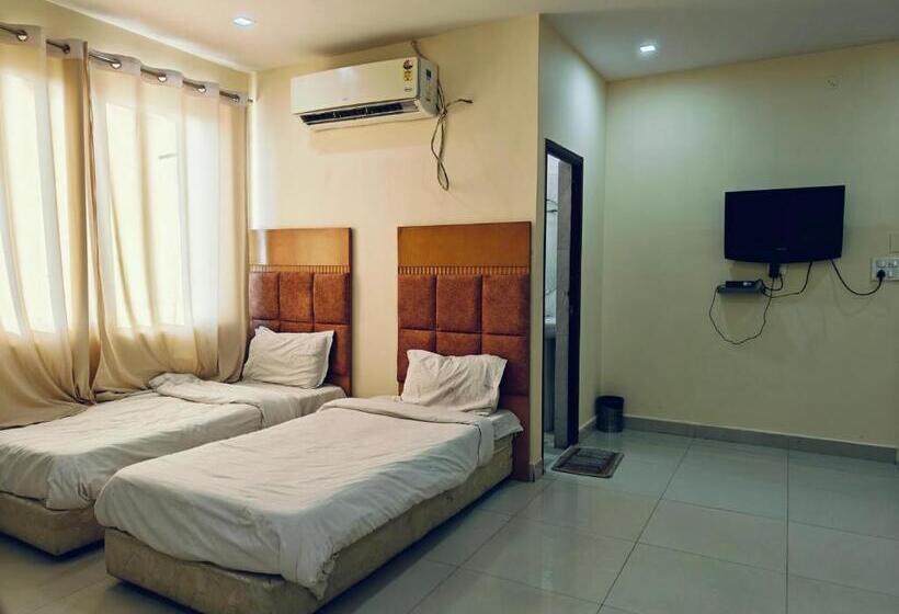 בית מלון כפרי Kirti Heritage