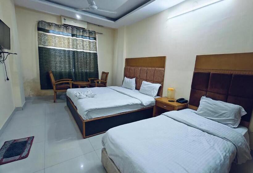 בית מלון כפרי Kirti Heritage