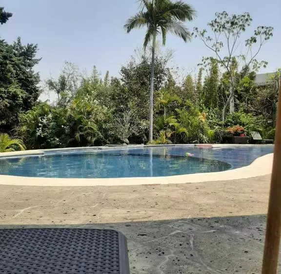 ホテル Edén Cuernavaca