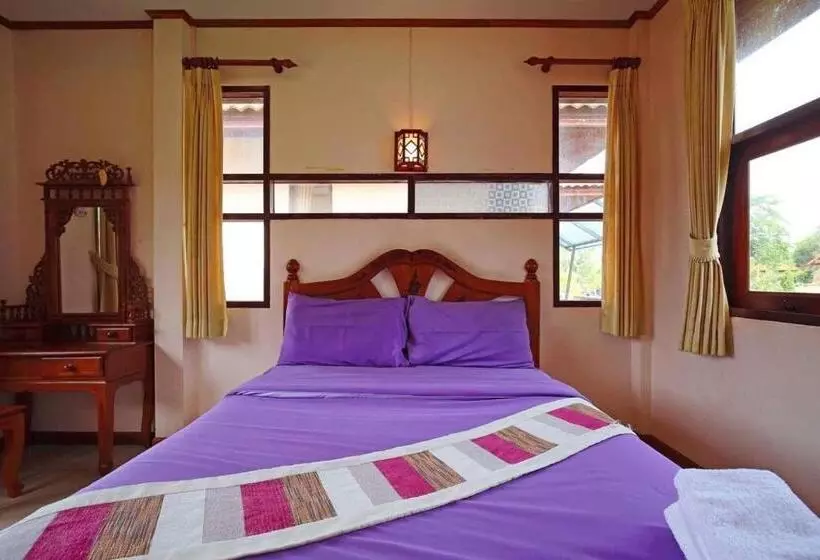 Hotelli Mj Gargen View เรือนหลวงรีสอร์ท