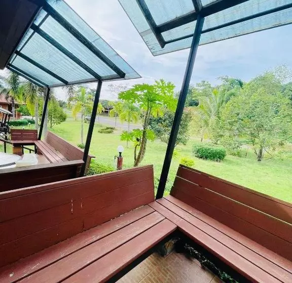 Hotelli Mj Gargen View เรือนหลวงรีสอร์ท