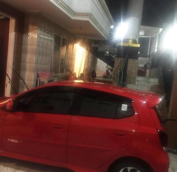 Hotel Spot On 93880 Guest House Bu Iin Syariah