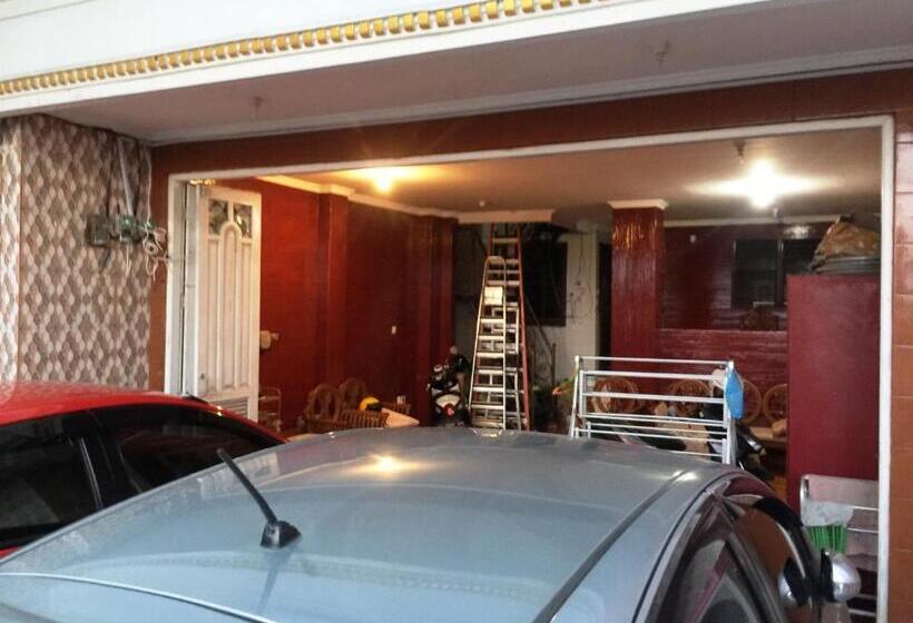 Hotel Spot On 93880 Guest House Bu Iin Syariah