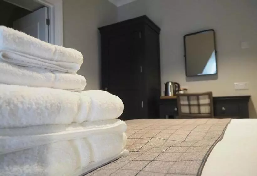 هتل The Pavilion Bisley