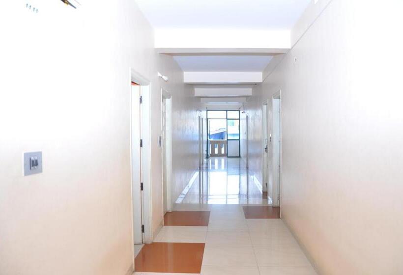 Hotel Vinayaka Deluxe Lodge