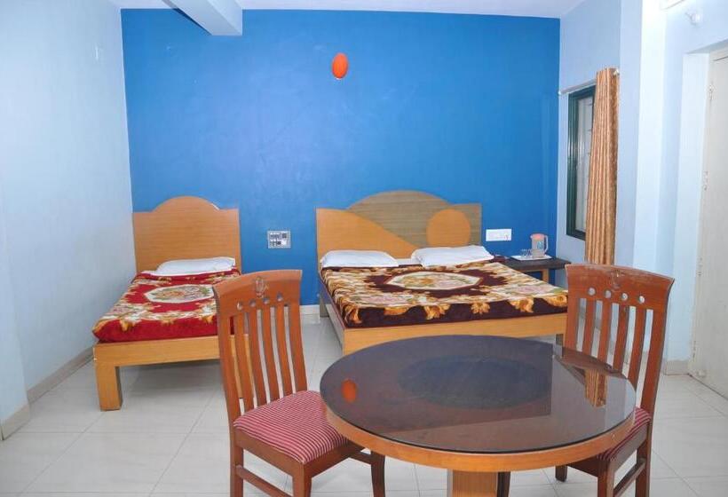 Hotel Vinayaka Deluxe Lodge