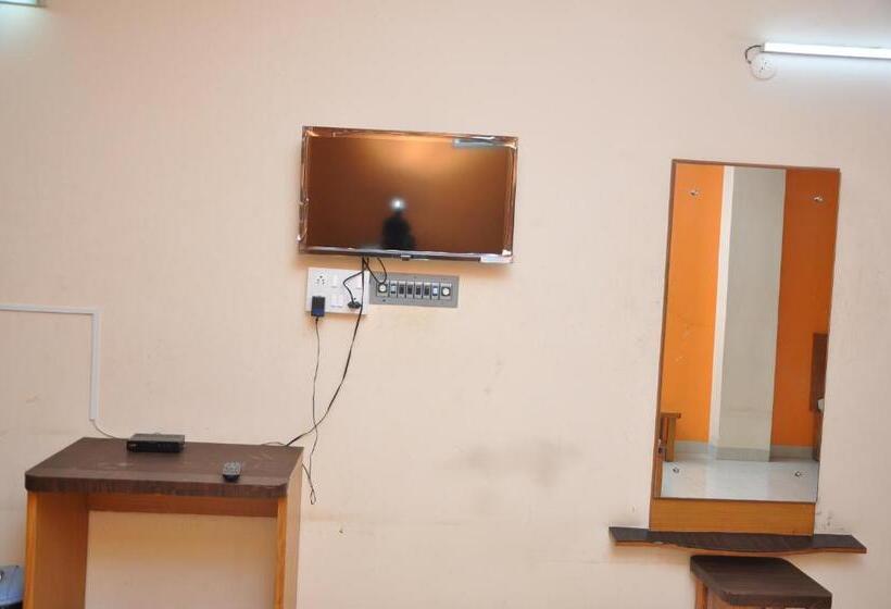 Hotel Vinayaka Deluxe Lodge