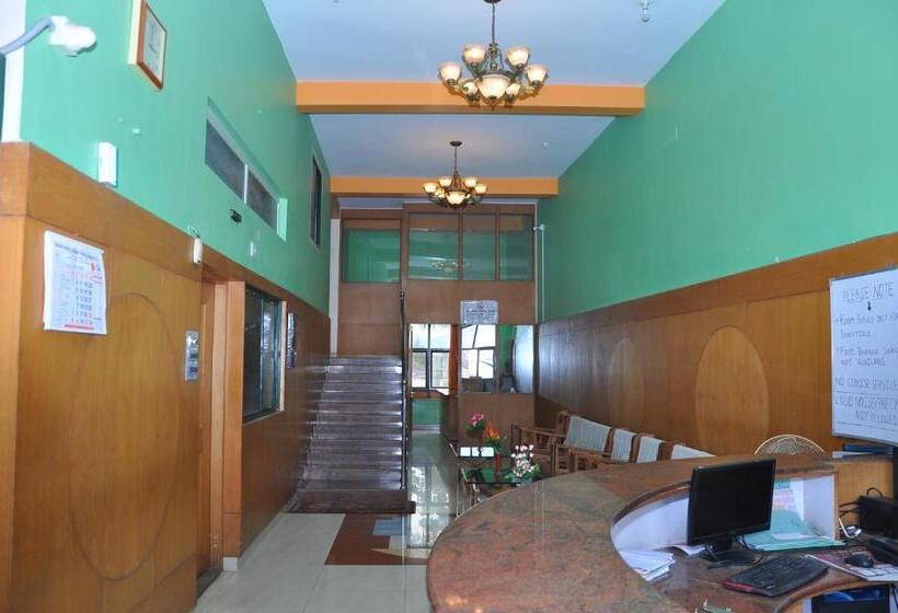 Hotel Vinayaka Deluxe Lodge