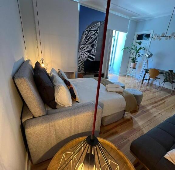 پانسیون Lindo Quarto Com Varanda No Centro De Lisboa