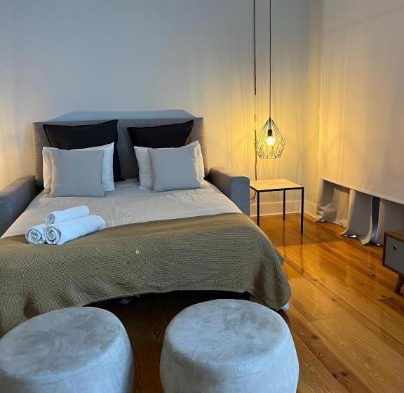 پانسیون Lindo Quarto Com Varanda No Centro De Lisboa