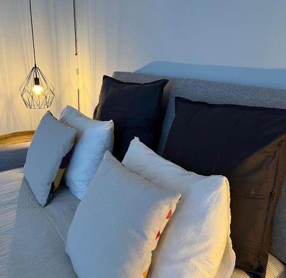 پانسیون Lindo Quarto Com Varanda No Centro De Lisboa