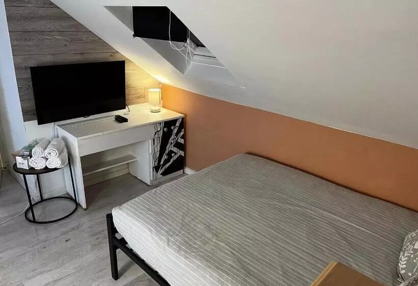 Majatalo Mini Hotel With Home Facilities In Hamilton West