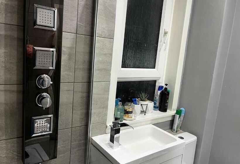 膳宿费 Mini Hotel With Home Facilities In Hamilton West