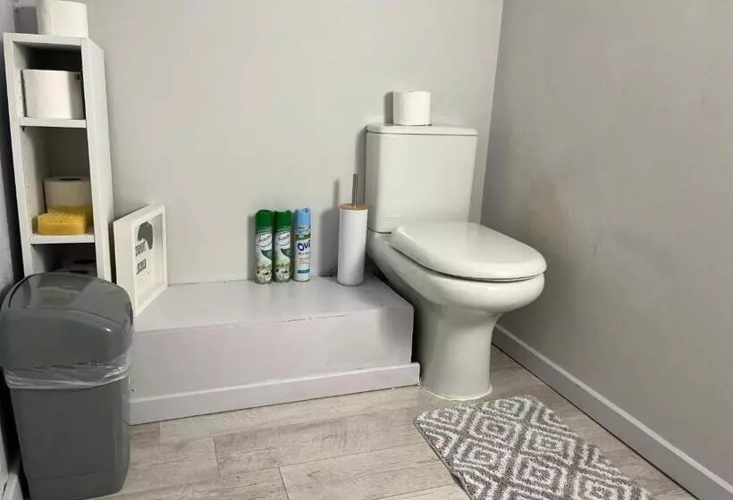 Majatalo Mini Hotel With Home Facilities In Hamilton West