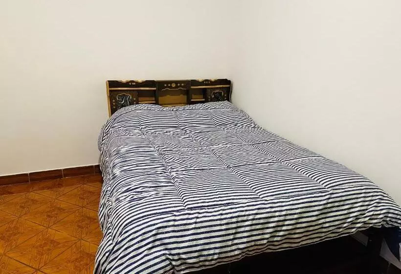پانسیون Taulli House