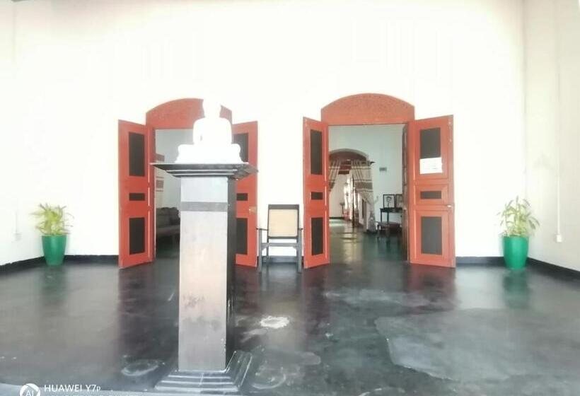 Пансион Walawwa Resort