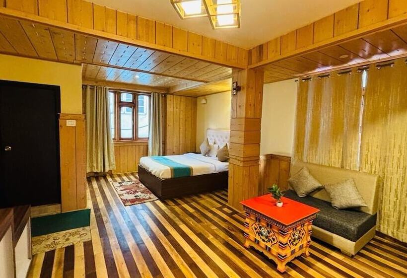 Udaan Tashi Gakhil Resort