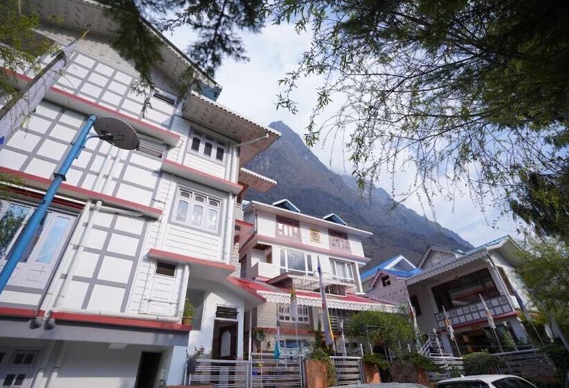 Udaan Tashi Gakhil Resort