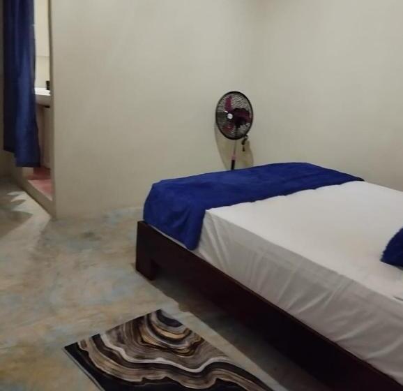 تختخواب و صبحانه Hotal Raysa Y Alejandro