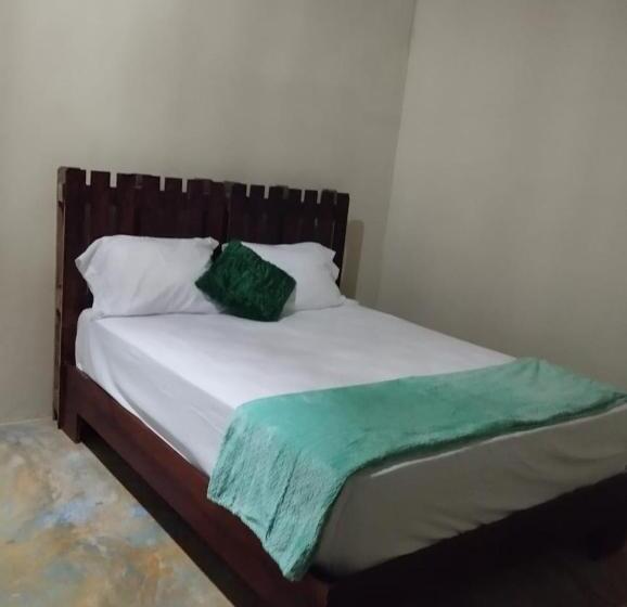 تختخواب و صبحانه Hotal Raysa Y Alejandro