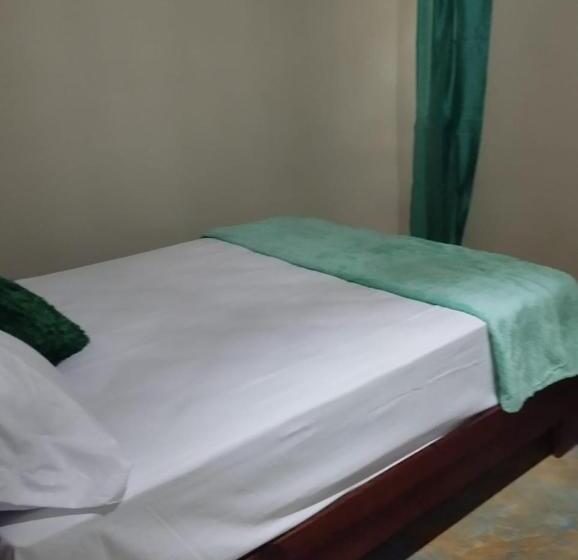 تختخواب و صبحانه Hotal Raysa Y Alejandro