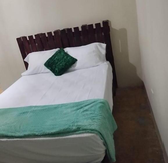 تختخواب و صبحانه Hotal Raysa Y Alejandro