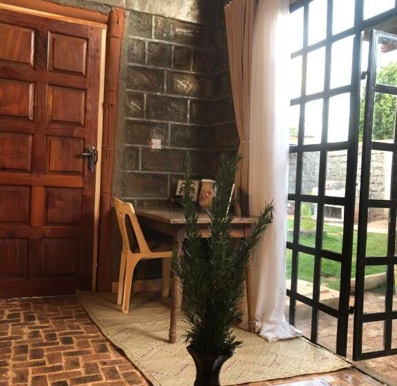 هتل Mashambani Cottages