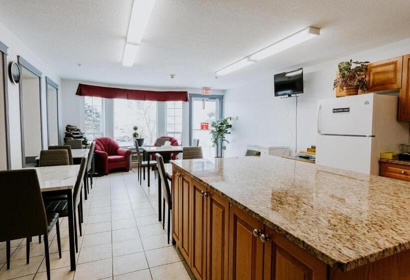 هتل Mosaic Suites