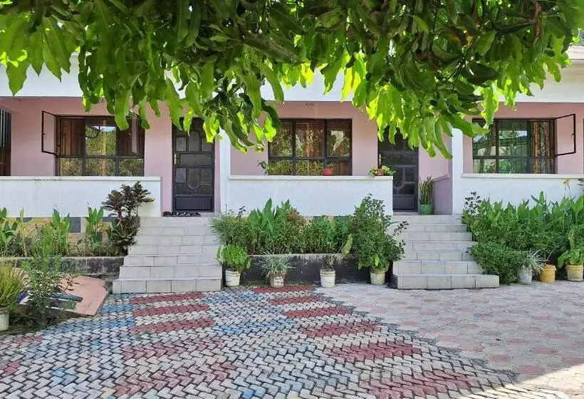 پانسیون Meru Farm House