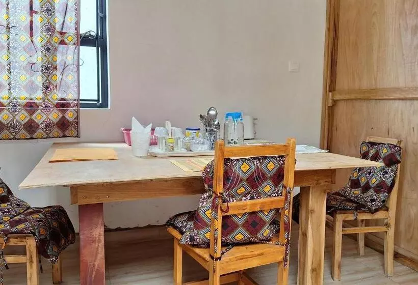 پانسیون Meru Farm House