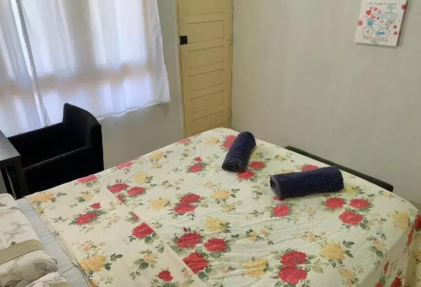 ペンション Quarto Confortável Perto De Tudo 03