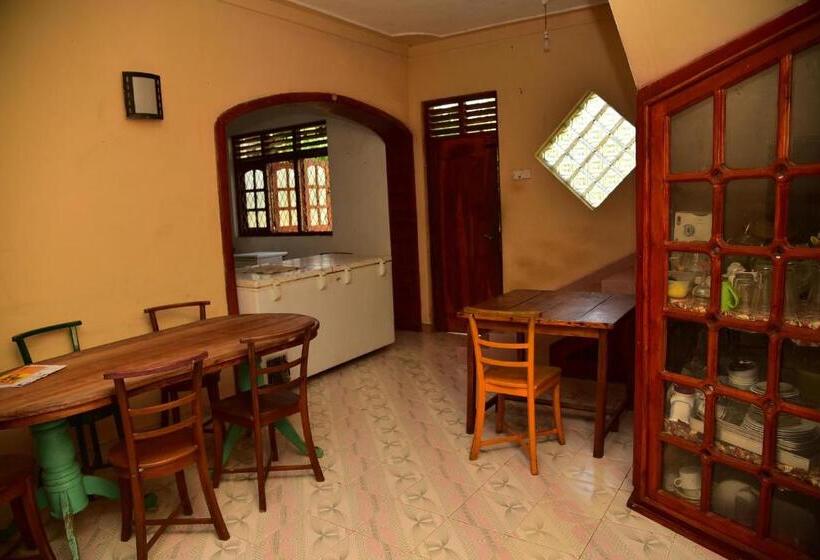 Pensão Rusara Villa