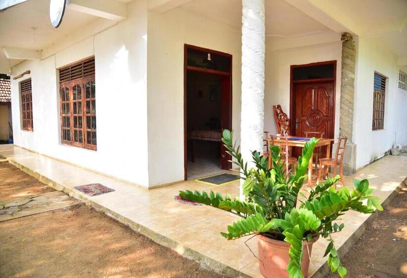 Pensão Rusara Villa