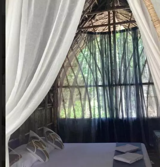 リゾートホテル Eco Camp Dos Playa Daracoton El Nido