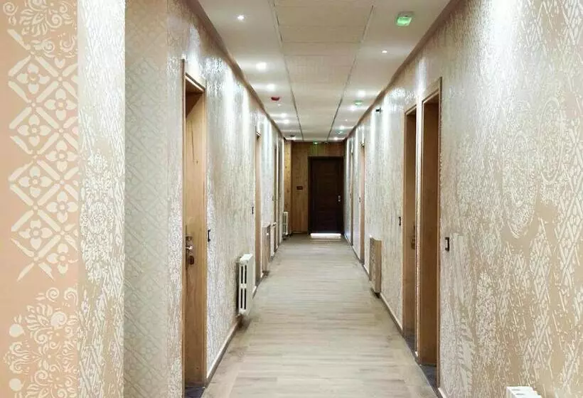 Hotelli Auberge Jomana Park