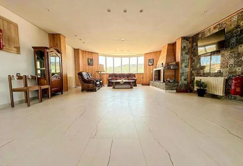 Hotelli Auberge Jomana Park