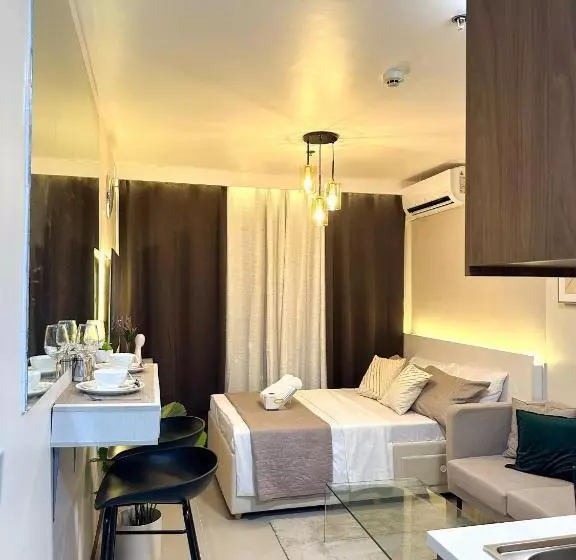 Hotelli Enchanté Studios