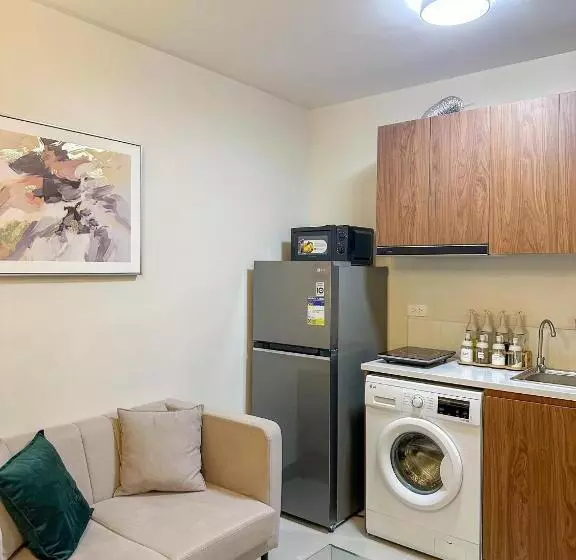 Hotelli Enchanté Studios