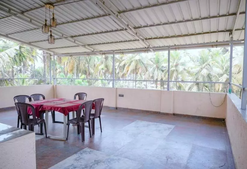 Hotelli Flamingo Resort