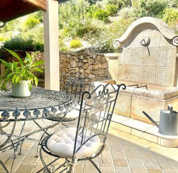 Пансион La Bastide De Basson   Luxe Sur Correns