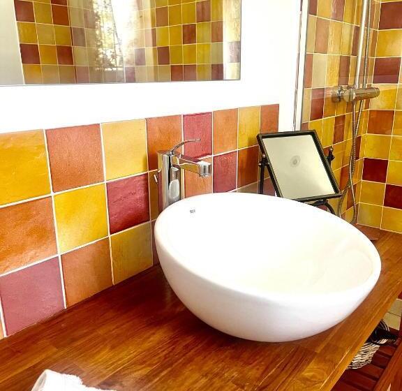 Пансион La Bastide De Basson   Luxe Sur Correns