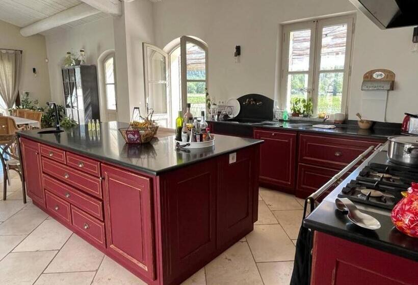 Пансион La Bastide De Basson   Luxe Sur Correns