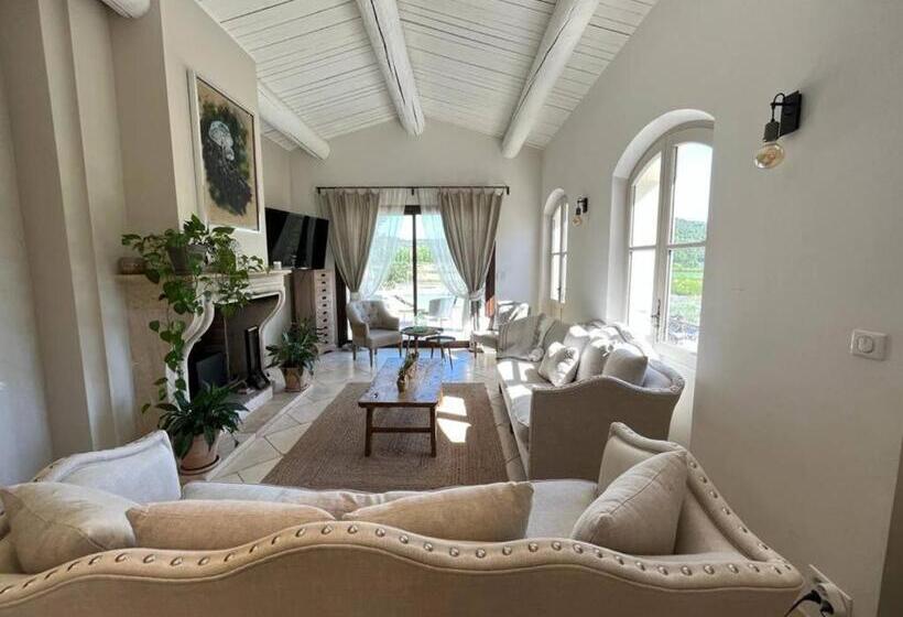 Пансион La Bastide De Basson   Luxe Sur Correns