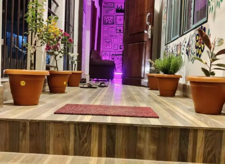 ペンション Bornil Guest House