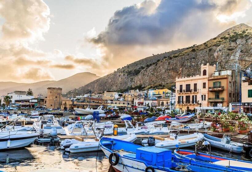 پانسیون Palermo Panorama By Holiday World