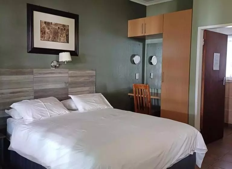 Majatalo Rustenburg Palm Lodge