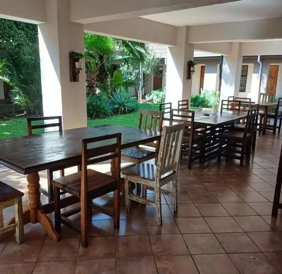 Majatalo Rustenburg Palm Lodge