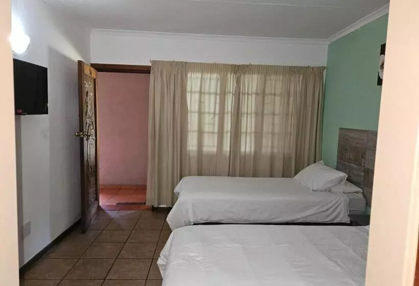 Majatalo Rustenburg Palm Lodge