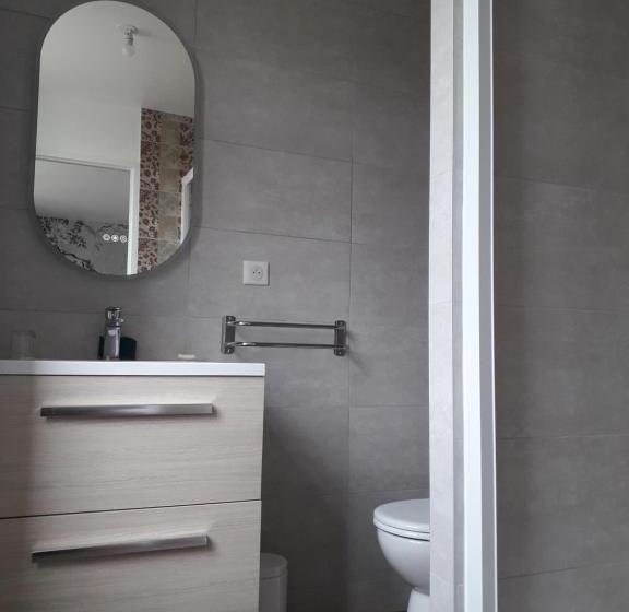 تختخواب و صبحانه Chambre D Hôtes Suite Aux Glycines